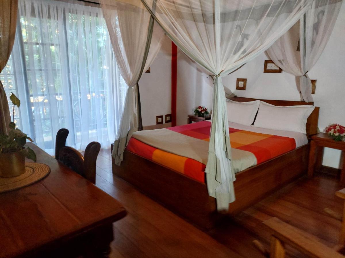 Island Continent Hotel Ivato  Dış mekan fotoğraf