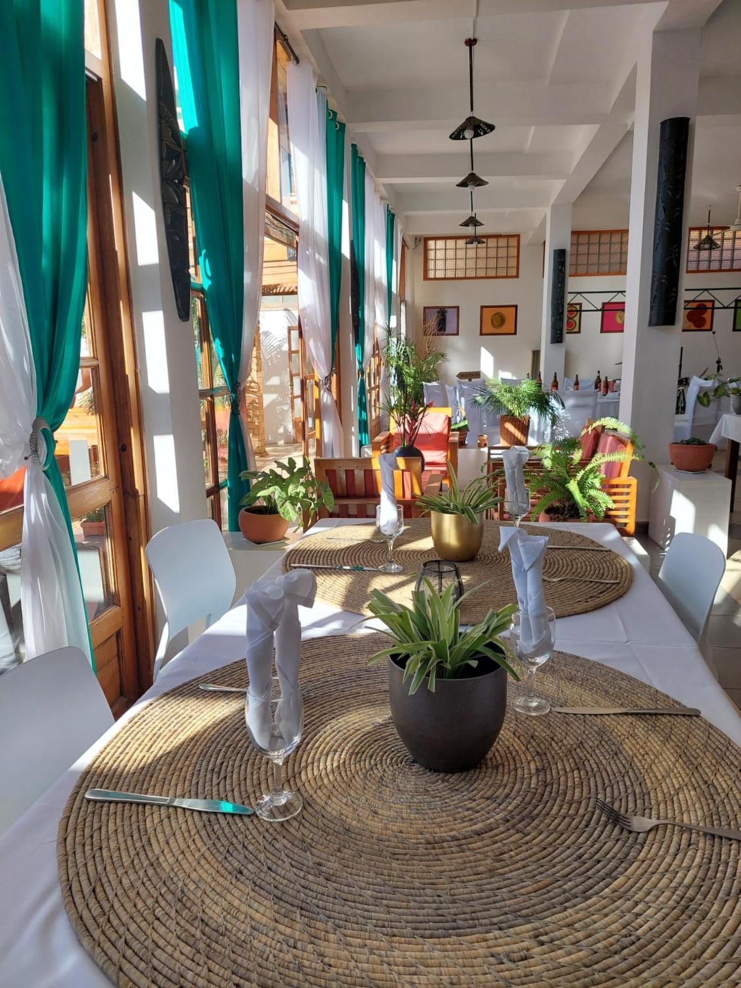 Island Continent Hotel Ivato  Dış mekan fotoğraf