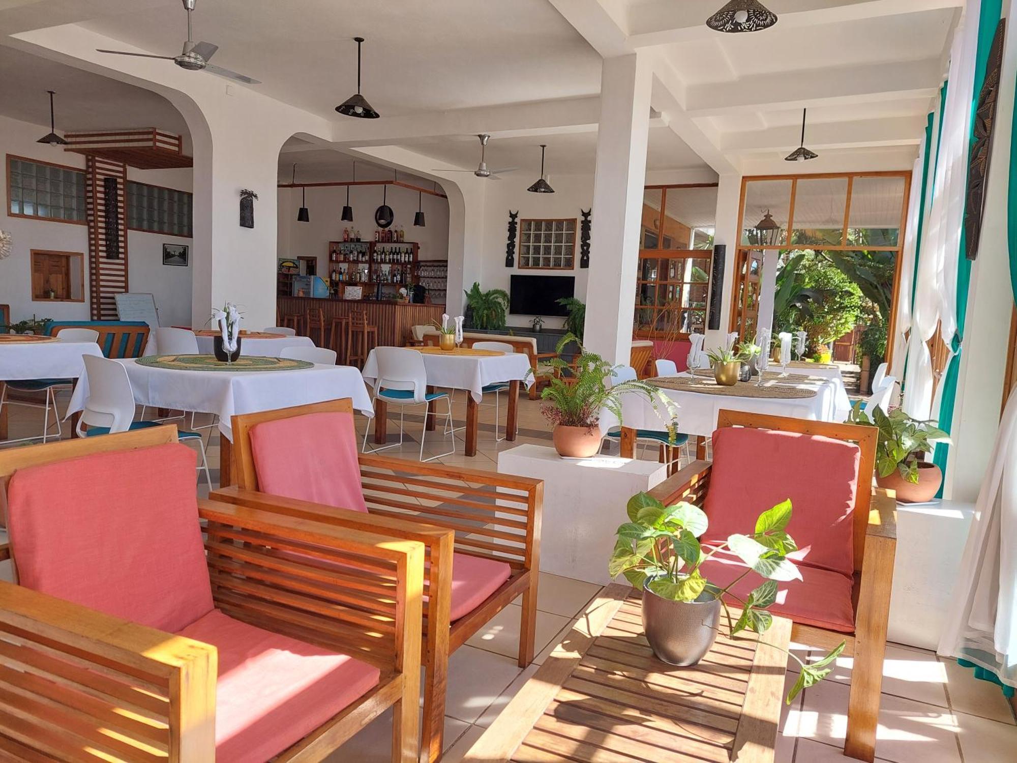 Island Continent Hotel Ivato  Dış mekan fotoğraf
